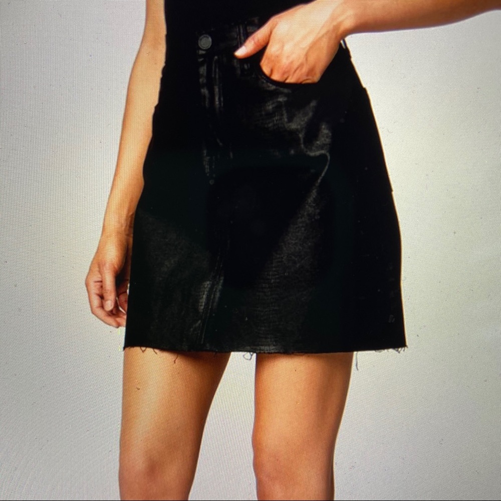 BLANK NYC BLACK MINI SKIRT FAUX REPTILE LIKE DENIM
